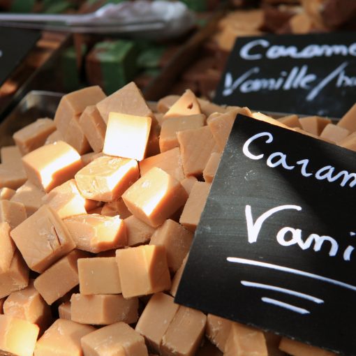 Gourmand smelling caramel and vanilla